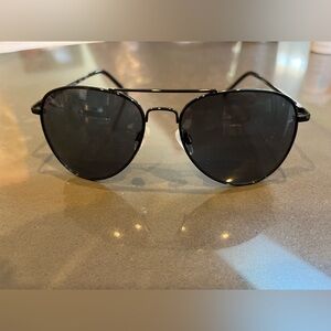 NWOT Black Aviator Sunglasses Shades